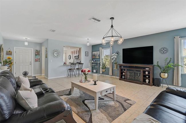 9032 Excelsior Loop, House other with 3 bedrooms, 2 bathrooms and null parking in VENICE FL | Image 6