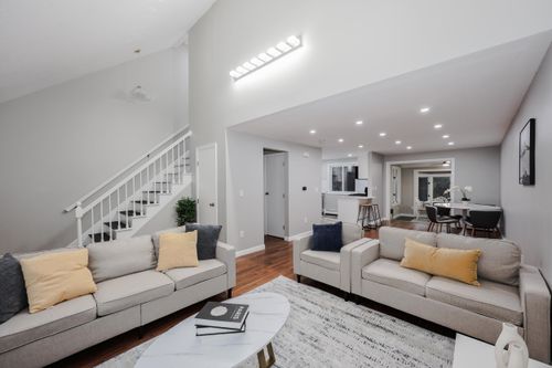 36 B Dale Rd, Hooksett, NH, 03106-1654 | Card Image