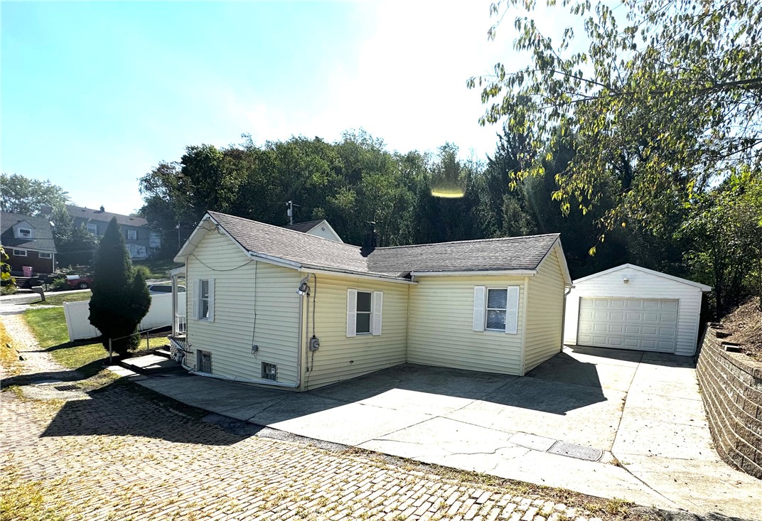 Manown St, Monessen, PA 15062