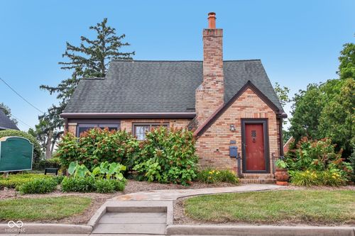 399 Main St, Greenwood, IN, 46142-3111 | Card Image