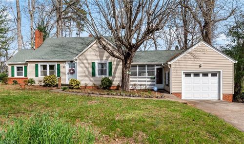205 Triplett St, Jonesville, NC, 28642-2331 | Card Image