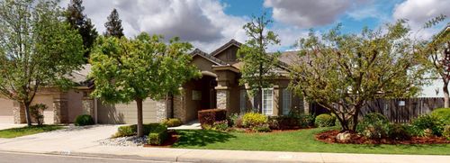 9821 N Sierra Vista Ave, Fresno, CA, 93720-4680 | Card Image