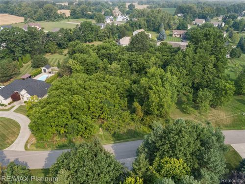 4266 W 4 Lakes Drive, Fenton, MI, 48451 | Card Image