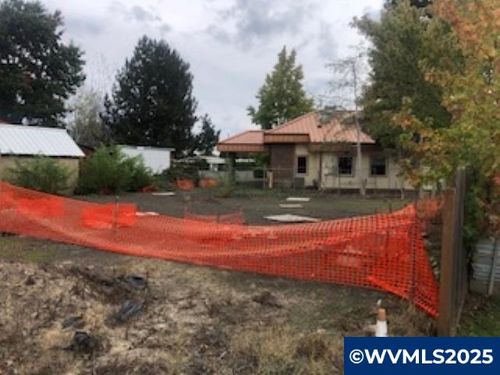 1329 Price Ln E, Monmouth, OR, 97361-1729 | Card Image