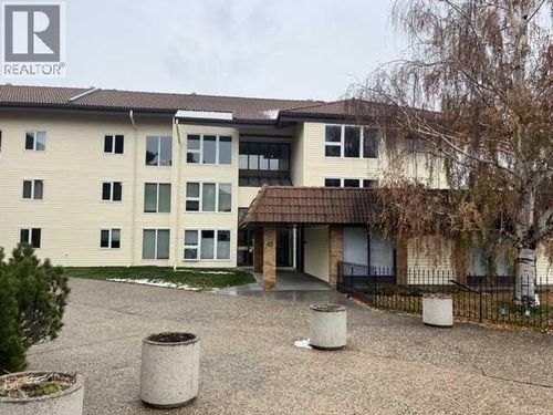 65 Temple Blvd W, Lethbridge, AB, T1K5M2 | Card Image