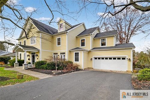 10 Evans Dr, Cranbury, NJ, 08512-3125 | Card Image
