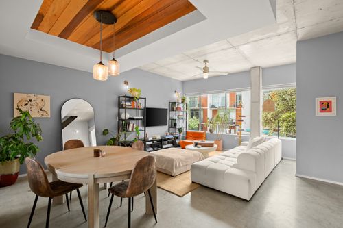 32-2301 S 5th St, Austin, TX, 78704-5188 | Card Image