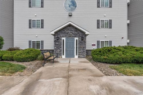 1402 Landrush Way, Baldwinsville, NY, 13027-6650 | Card Image