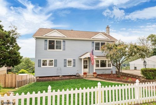 33 Musconetcong Ave, Hopatcong, NJ, 07843-1631 | Card Image