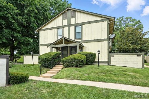 11177 Whispering Oaks Dr, Saint Louis, MO, 63136-5811 | Card Image