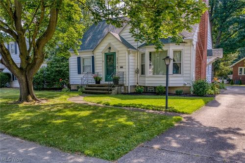 272 S Hawkins Ave, Akron, OH, 44313-7462 | Card Image