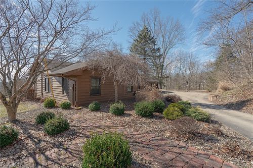 1222 Cisler Dr, Marietta, OH, 45750-9450 | Card Image