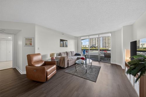 512-3530 Mystic Pointe Dr, Aventura, FL, 33180-4541 | Card Image