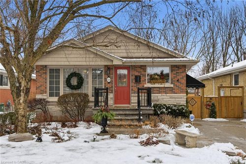 {{alt}} | Card Image