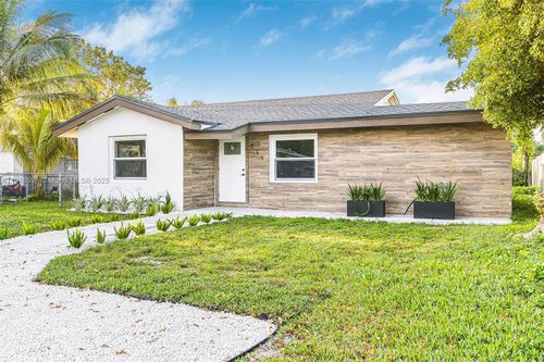 216 Ne 160th St, Miami, FL, 33162-4327 | Card Image