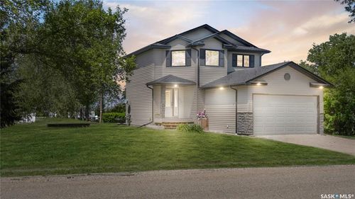106 2 Ave N, Lucky Lake, SK, S0L0E3 | Card Image