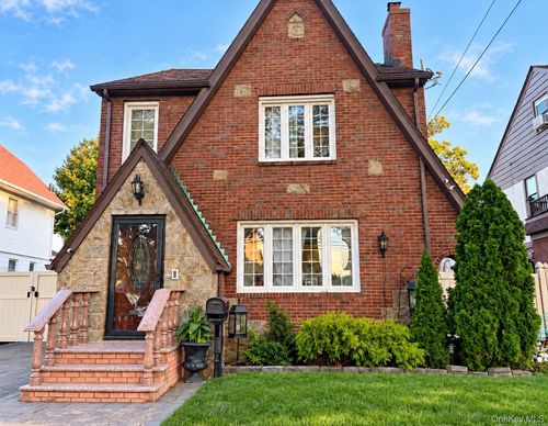 10507 223rd Street, New York, NY, 11429 | Card Image