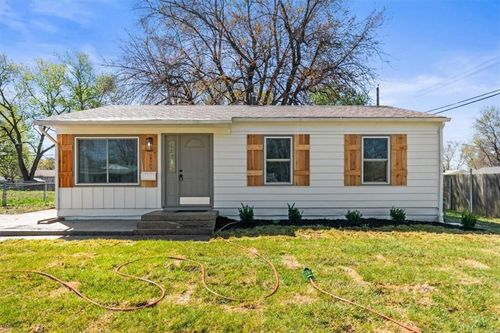 18505 E 5th St N, Independence, MO, 64056-2015 | Card Image