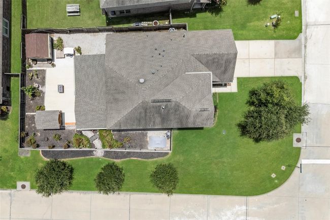 The expansive front and side yard can be appreciated from this bird's eye view. | Image 38