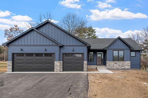 3916 Mcmenemy St, Vadnais Heights, MN, 55127-7062 | Card Image