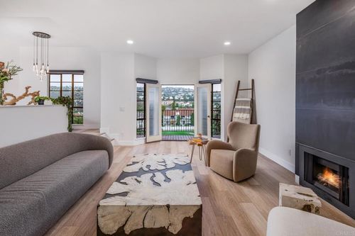 unit-14-2630 Pirineos Way, Carlsbad, CA, 92009-7344 | Card Image