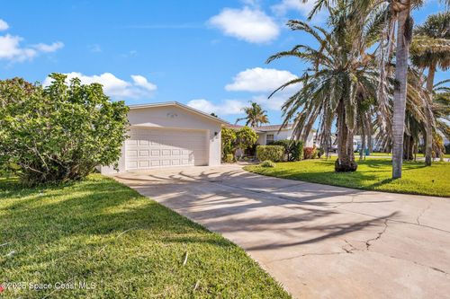 101 Hedgegrove Ave, Satellite Beach, FL, 32937-2113 | Card Image