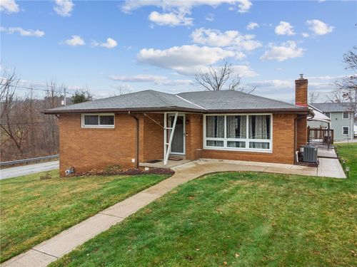 101 Stanton Dr, New Stanton, PA, 15672-9722 | Card Image