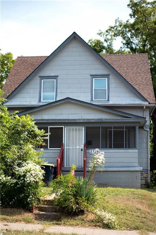 2729 Brooklyn Ave, Kansas City, MO, 64109-1321 | Card Image