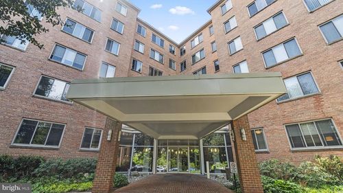 apt-a206-3000 Spout Run Pkwy, ARLINGTON, VA, 22201-4211 | Card Image