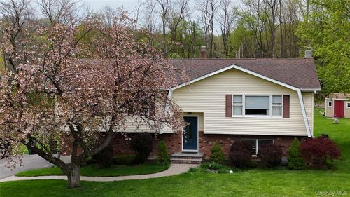 94 Booth Rd, Chester, NY, 10918-2632 | Card Image