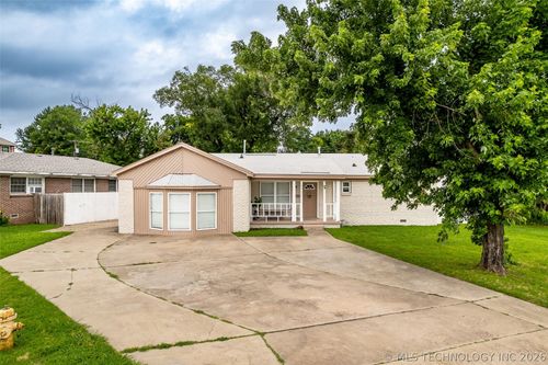 7731 E Skelly Dr, Tulsa, OK, 74129-2605 | Card Image