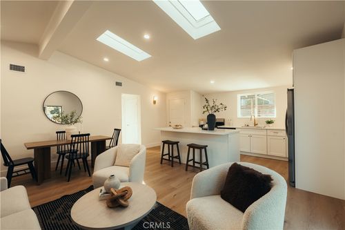 13670 Garrick Ave, Sylmar, CA, 91342-2550 | Card Image