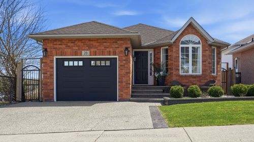 28 Glenhollow Dr, Stoney Creek, ON, L8J3R8 | Card Image
