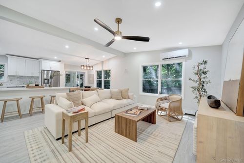 644 Bread And Cheese Hollow Rd, Northport, NY, 11768-2327 | Card Image