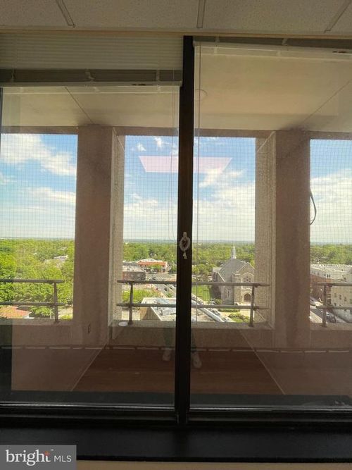 6930 Carroll Ave, TAKOMA PARK, MD, 20912-4423 | Card Image