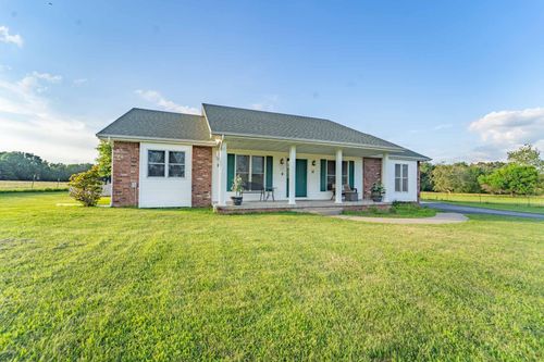 877 Highway B, Bolivar, MO, 65613-8247 | Card Image