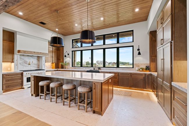 1318 Countryside Bnd, Home with 4 bedrooms, 5 bathrooms and 3 parking in Fredericksburg TX | Image 12
