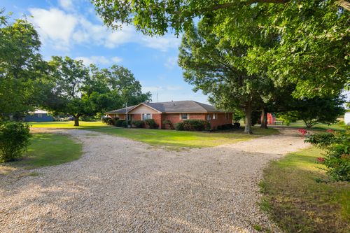 218 College Ave, Era, TX, 76238-2032 | Card Image