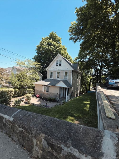 32 Terrace Pl, Eastchester, NY, 10707-4141 | Card Image