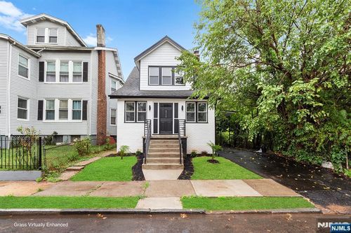 28 Schuyler Ave, Newark, NJ, 07112-1620 | Card Image