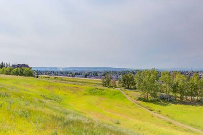 9 - 148 Rockyledge View Nw, Home with 2 bedrooms, 2 bathrooms and 2 parking in Calgary AB | Image 3