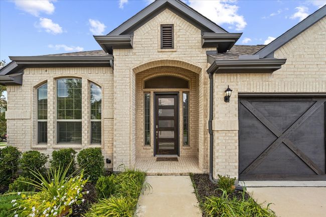 Covered porch welcomes your arrival | Image 5