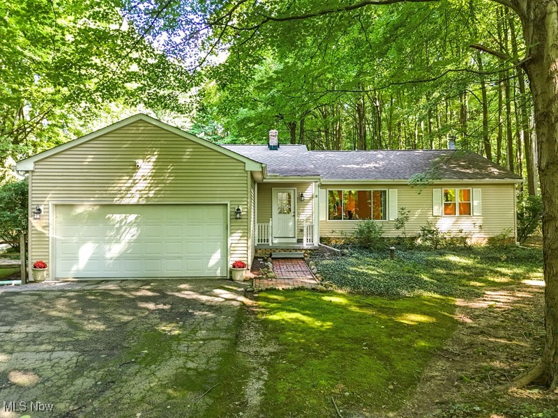 Taylor May Rd, Chagrin Falls, OH 44023