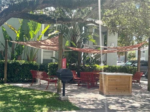 2g-5440 S Macdill Ave, TAMPA, FL, 33611-4415 | Card Image