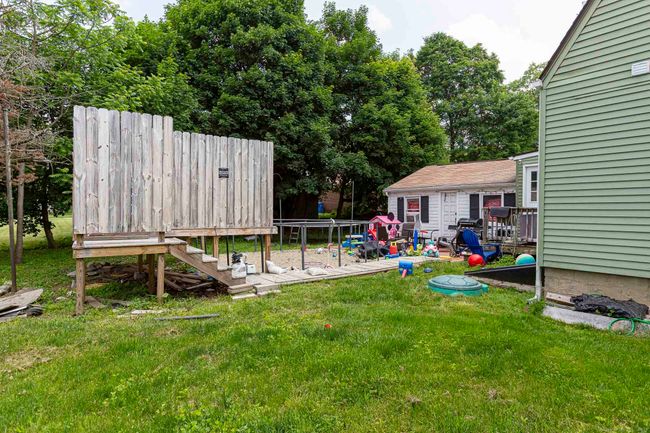 12 John St, House other with 3 bedrooms, 2 bathrooms and 4 parking in Killingly CT | Image 4
