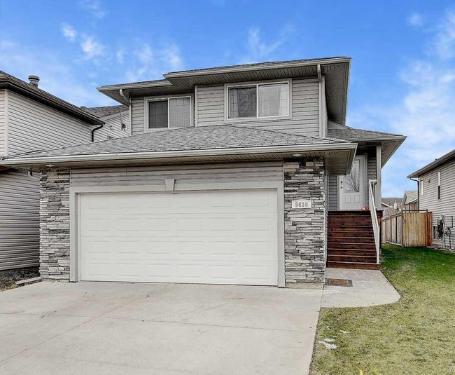 9610 90 St, House detached with 4 bedrooms, 2 bathrooms and 4 parking in Grande Prairie AB | Image 1