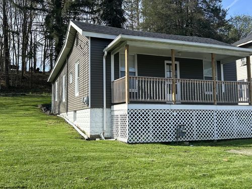 122 E Main St, Kingwood, WV, 26537-1117 | Card Image