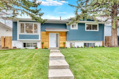 751 Rundleridge Dr Ne, Calgary, AB, T1Y2L1 | Card Image