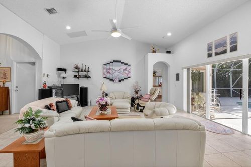 9436 Lago Dr, Boynton Beach, FL, 33472-2752 | Card Image