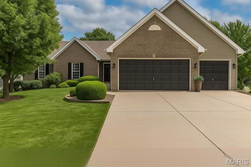 4081 Stonecroft Dr, Saint Charles, MO, 63304-7960 | Card Image